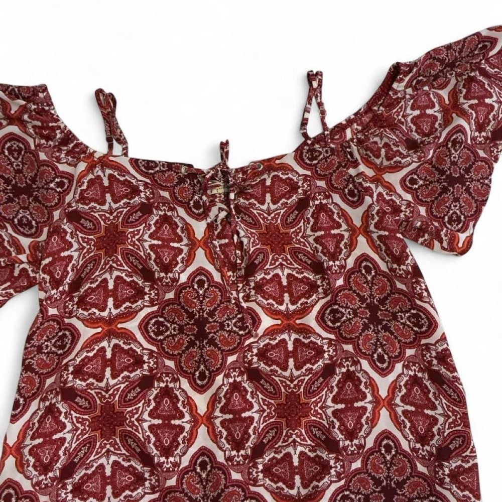 Lily White Cold Shoulder Top Women M Burgundy Medallion Paisley Lace Up - Picture 2 of 7